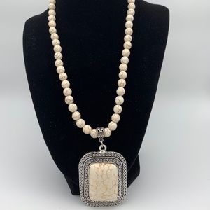 🌸🌸HOST PICK🌸🌸Fashion jewelry stone pendant